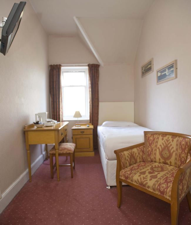 Tree At Iffley Hotel 3*